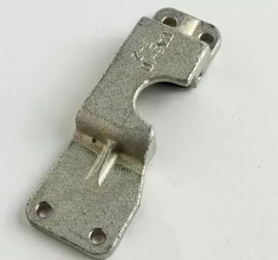 Фиксатор замка КАМАЗ левый 5320-6105035-10