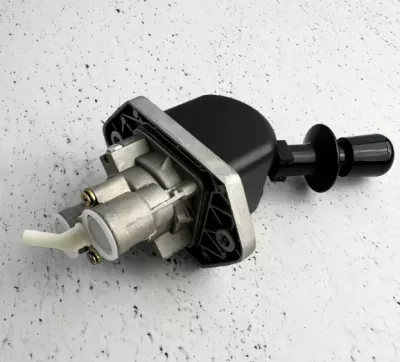 Кран ручного тормоза 2-х контурный 6520 9617230380