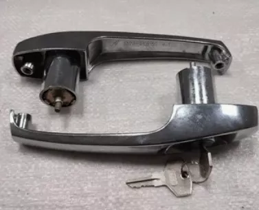 Ручки двери наружные с ключами (комплект) 5320-6105152