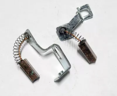 Щетка генератора в сборе (пара) Г273-3701030